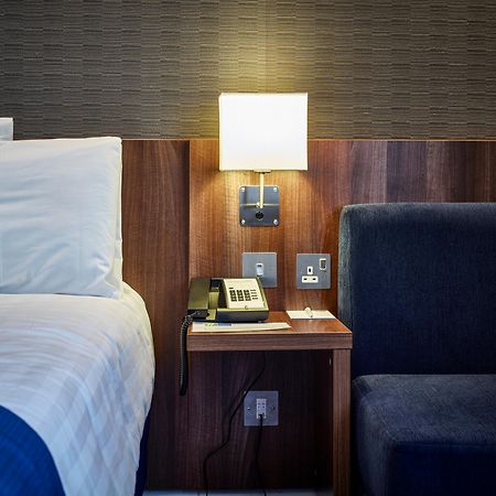 Holiday Inn Express Glenrothes By Ihg Exterior foto