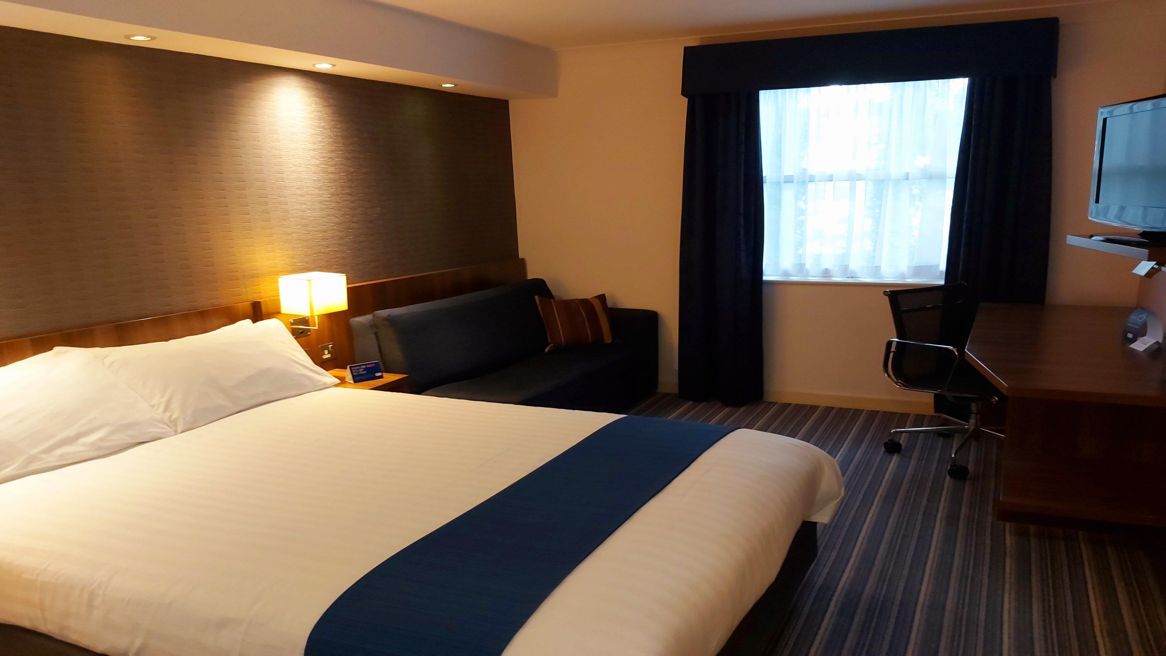 Holiday Inn Express Glenrothes By Ihg Exterior foto