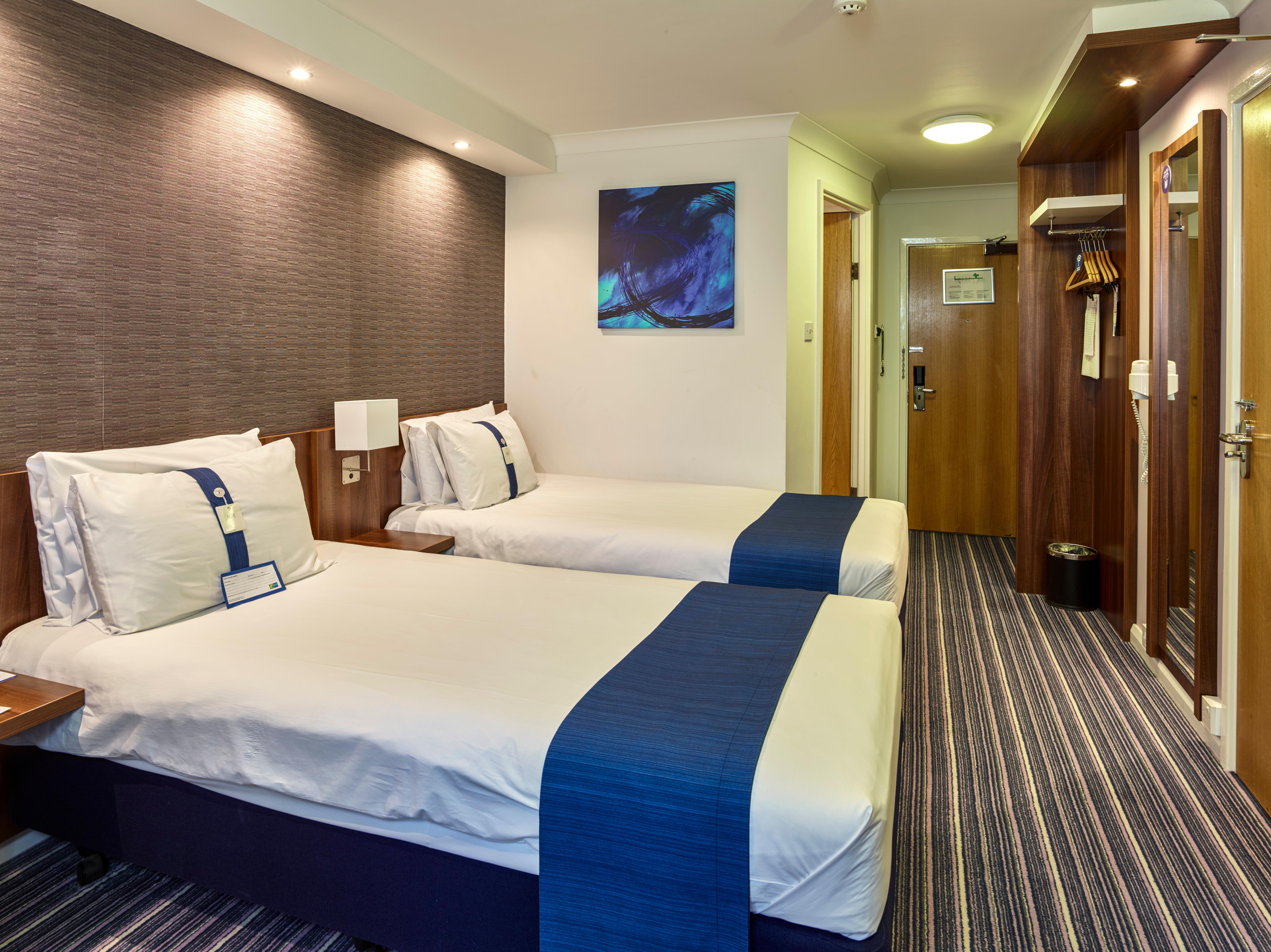 Holiday Inn Express Glenrothes By Ihg Exterior foto