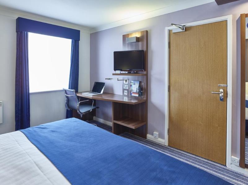 Holiday Inn Express Glenrothes By Ihg Exterior foto